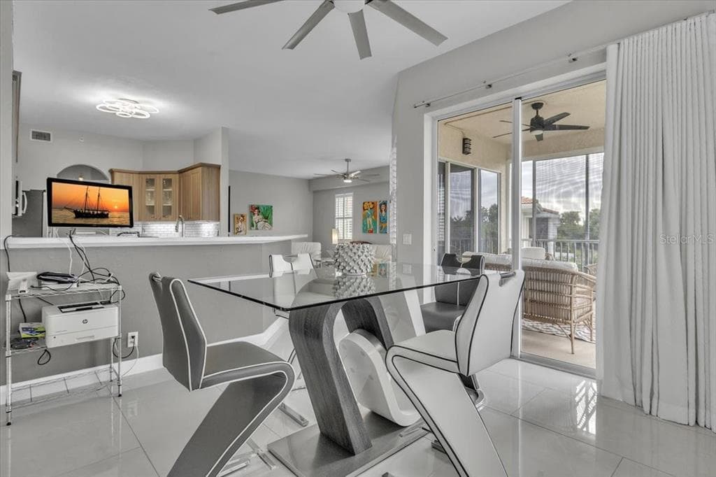 129 BREAKERS COURT 121 photo 20