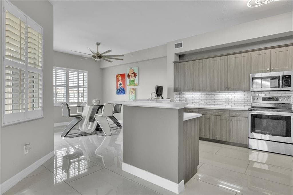 129 BREAKERS COURT 121 photo 18