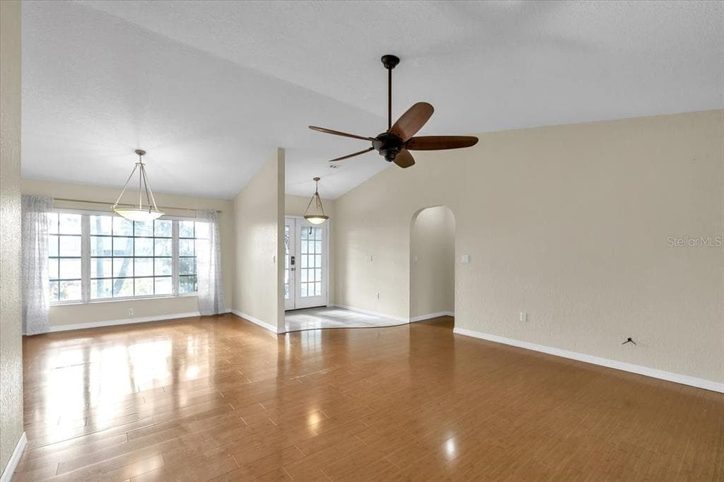 272 BROADMOOR LANE photo 14