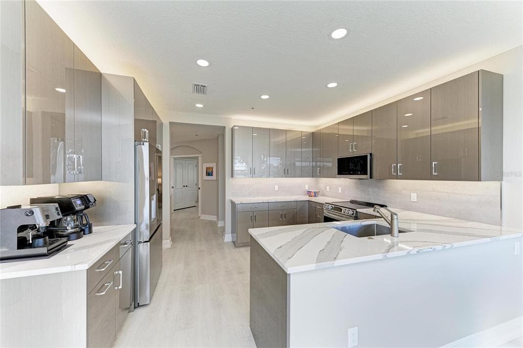 6527 MOORINGS POINT CIRCLE 101 photo 9