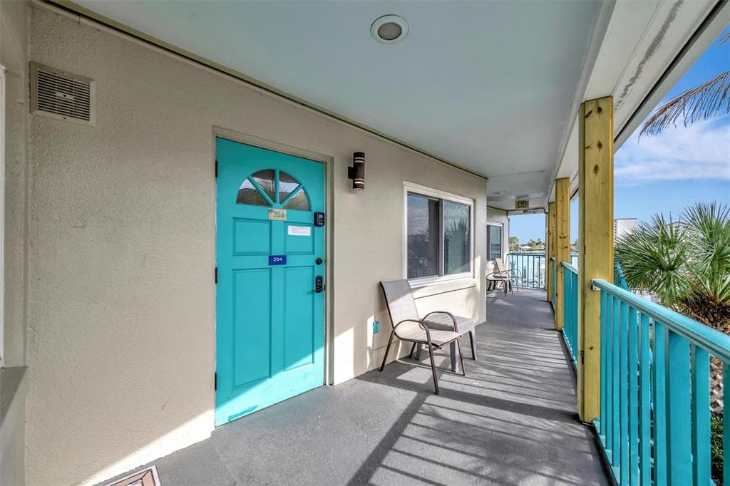 673 BAY ESPLANADE 204 photo 9