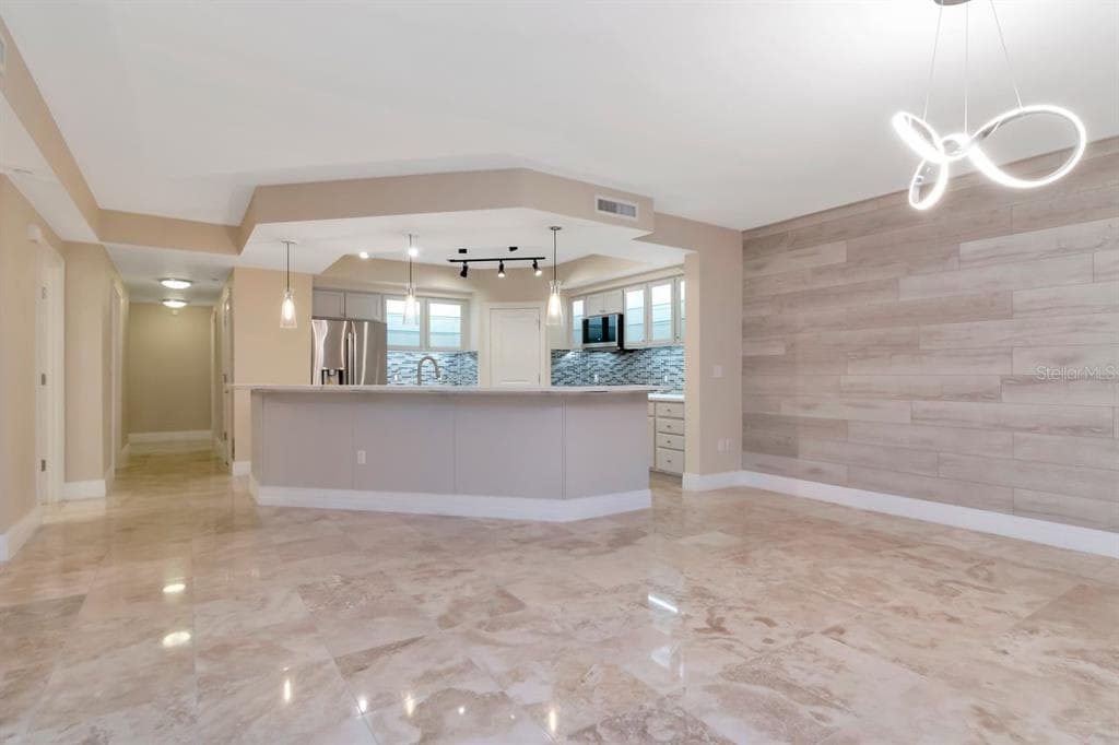 1350 GULF BOULEVARD 703 photo 20