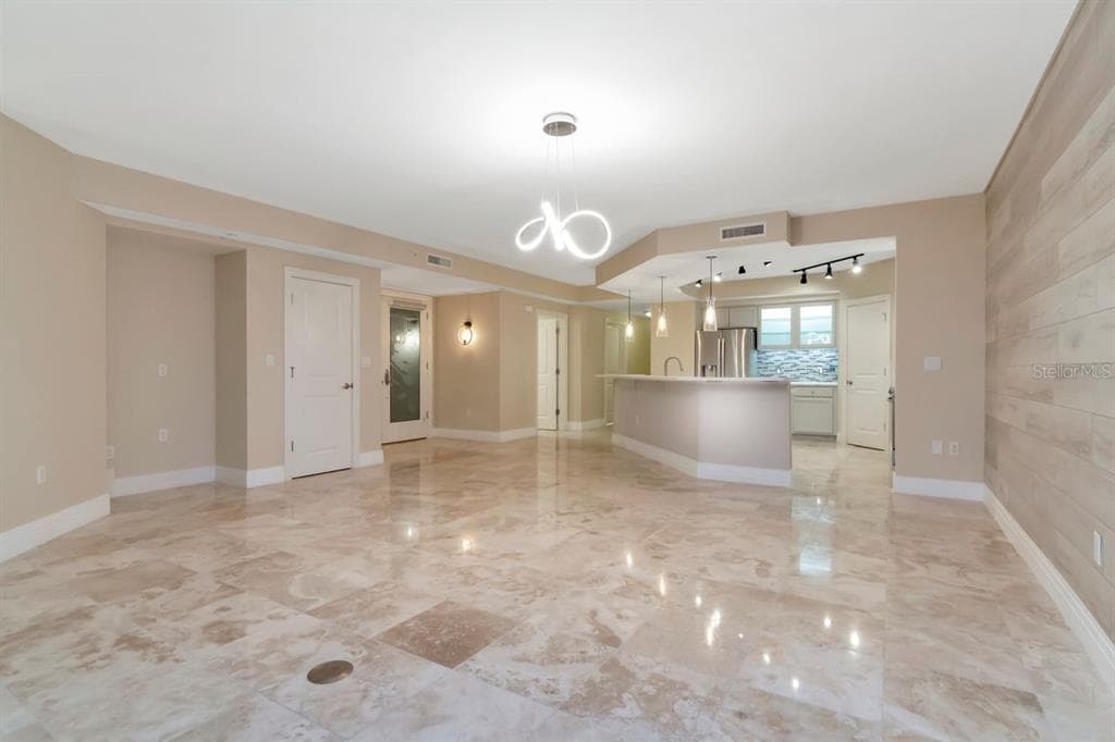 1350 GULF BOULEVARD 703 photo 19