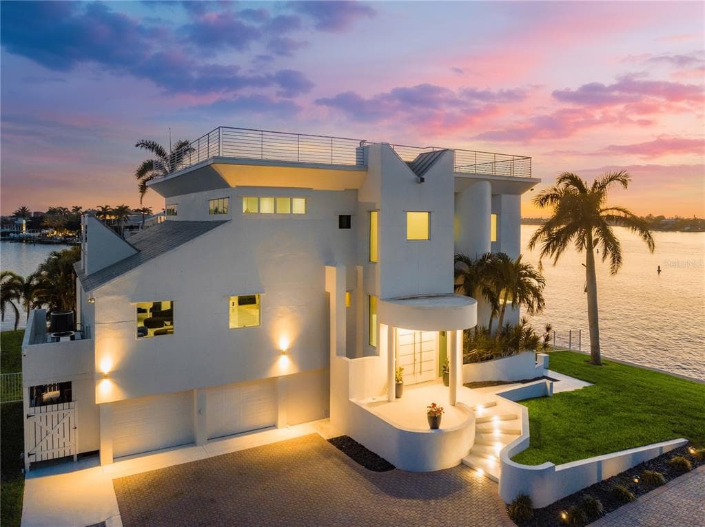 1400 SIESTA DRIVE 2