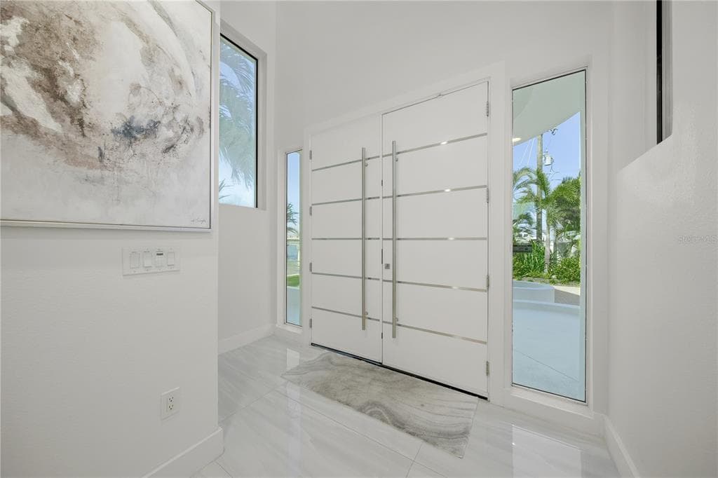 1400 SIESTA DRIVE 5