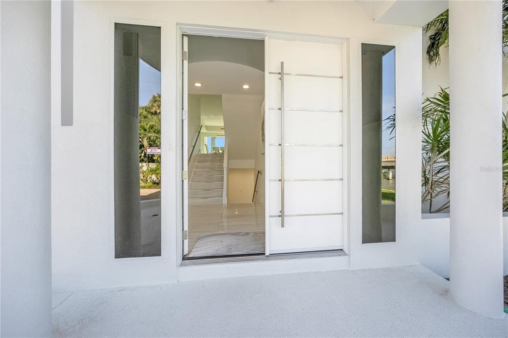 1400 SIESTA DRIVE 4