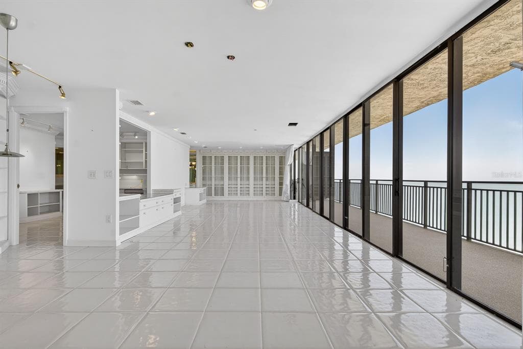 7650 BAYSHORE DRIVE 1105 photo 8