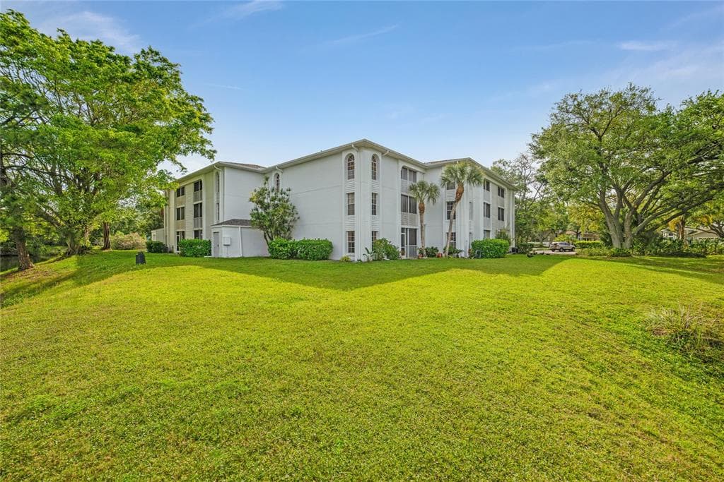 6304 POINTE WEST BOULEVARD A102 photo 18