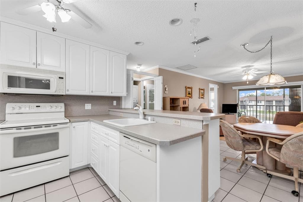 25100 SANDHILL BOULEVARD 201 photo 6