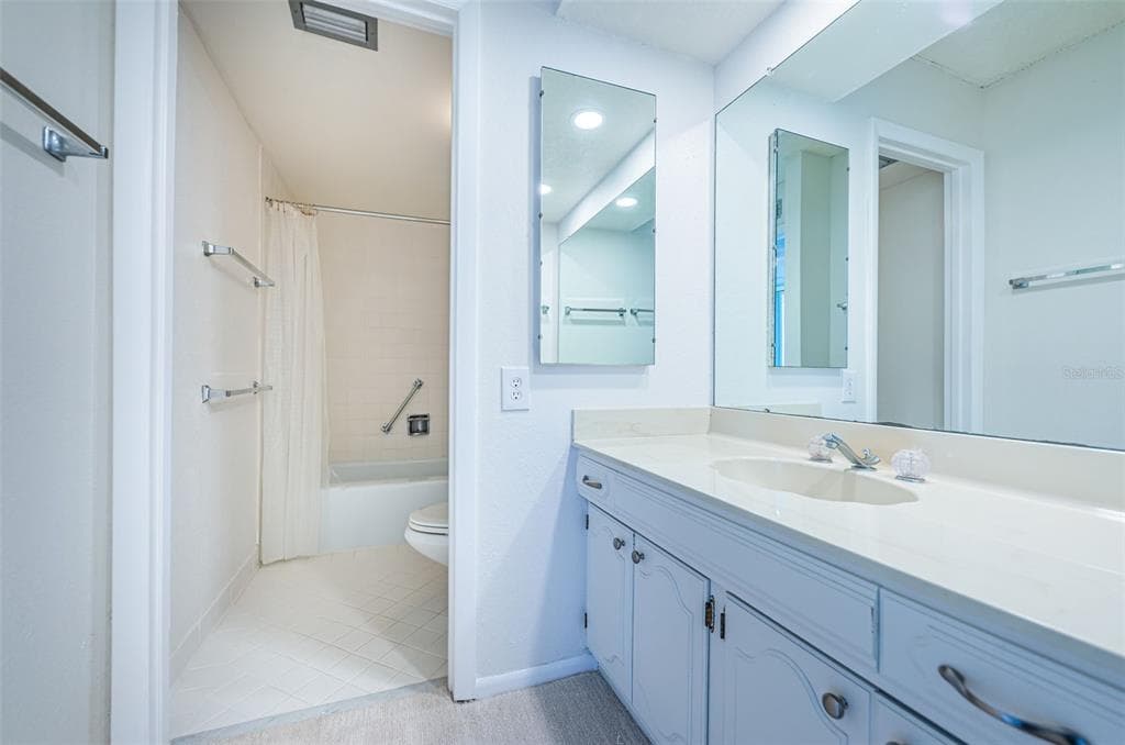 634 EDGEWATER DRIVE 849 photo 23