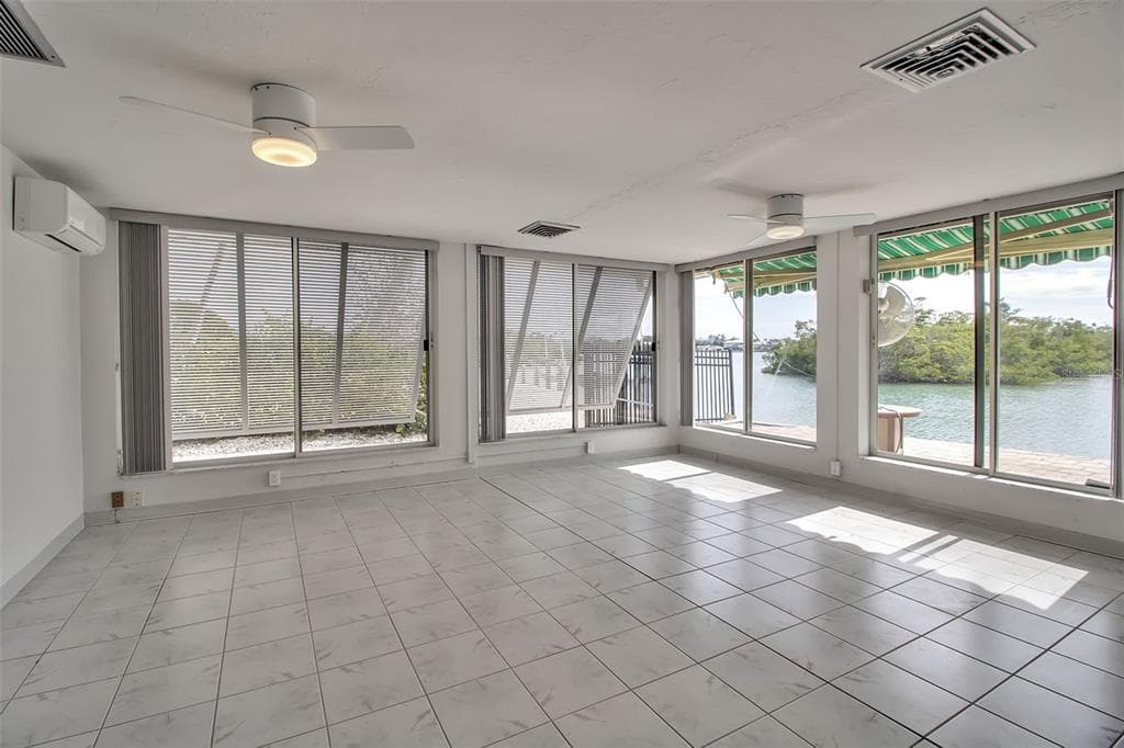 922 CASEY COVE DRIVE photo 18