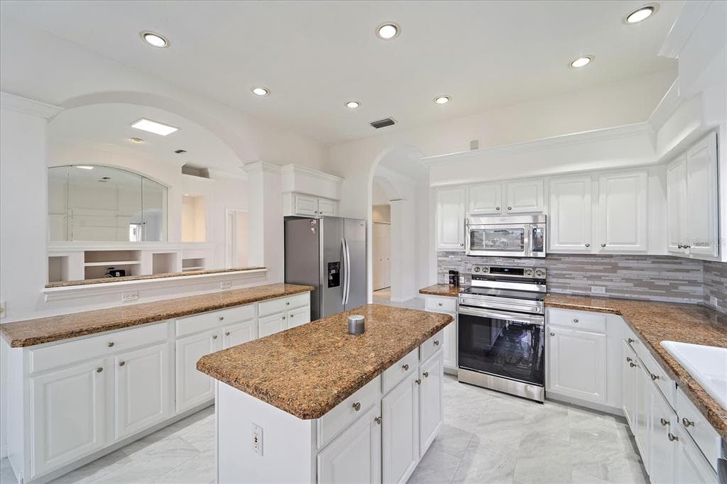 6585 WATERS EDGE WAY photo 12