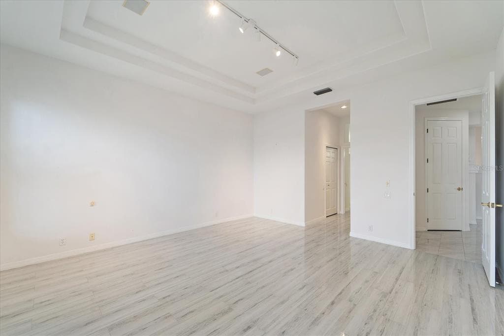 6585 WATERS EDGE WAY photo 19