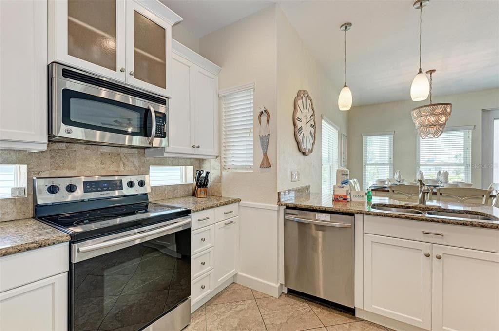 203 N HARBOR DRIVE photo 17