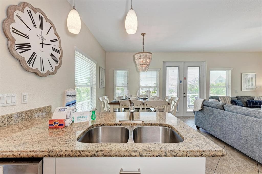203 N HARBOR DRIVE photo 20
