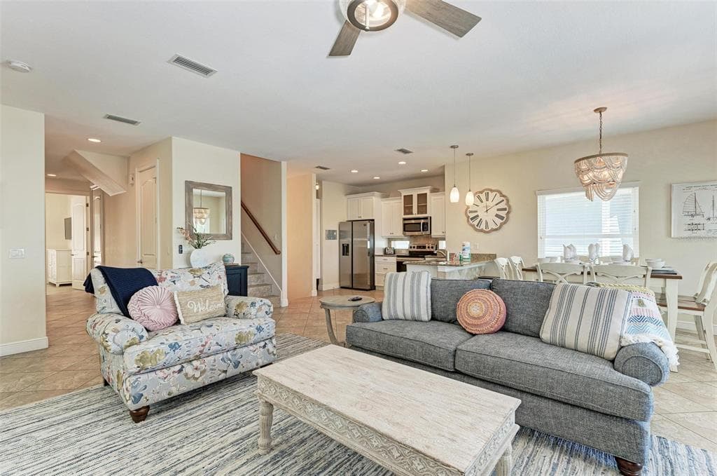 203 N HARBOR DRIVE photo 10
