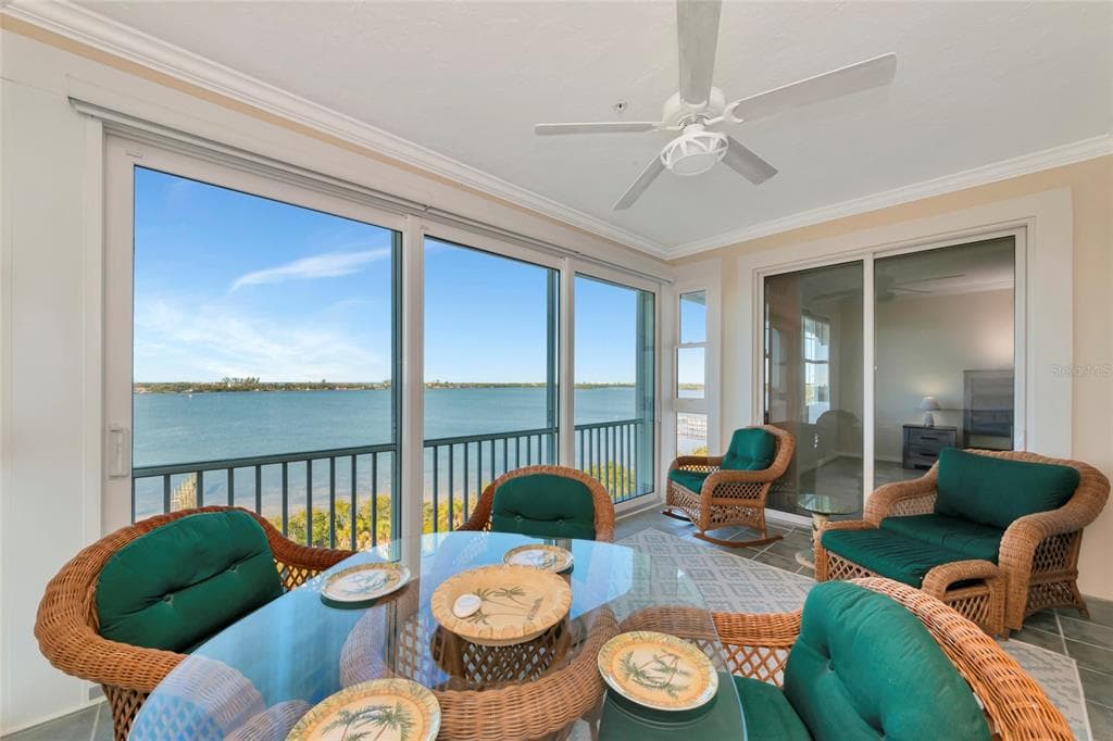 242 HIDDEN BAY DRIVE 602 photo 3
