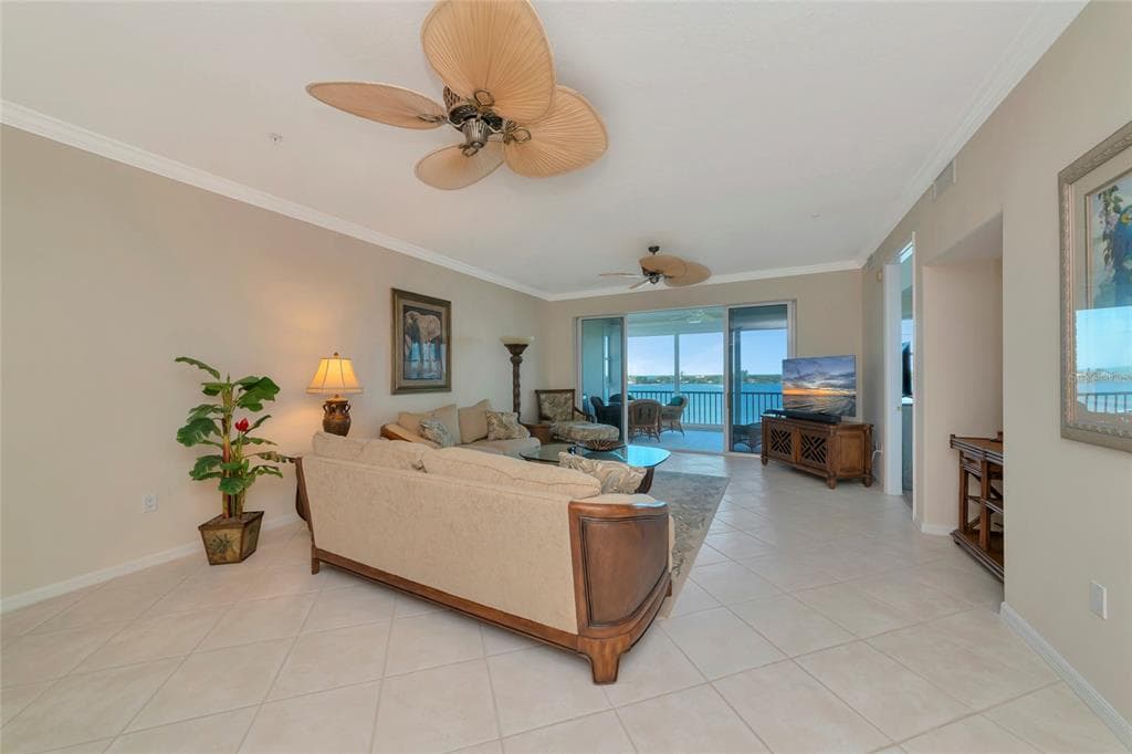 242 HIDDEN BAY DRIVE 602 photo 24