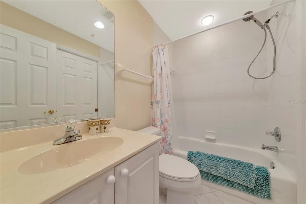 242 HIDDEN BAY DRIVE 602 photo 19