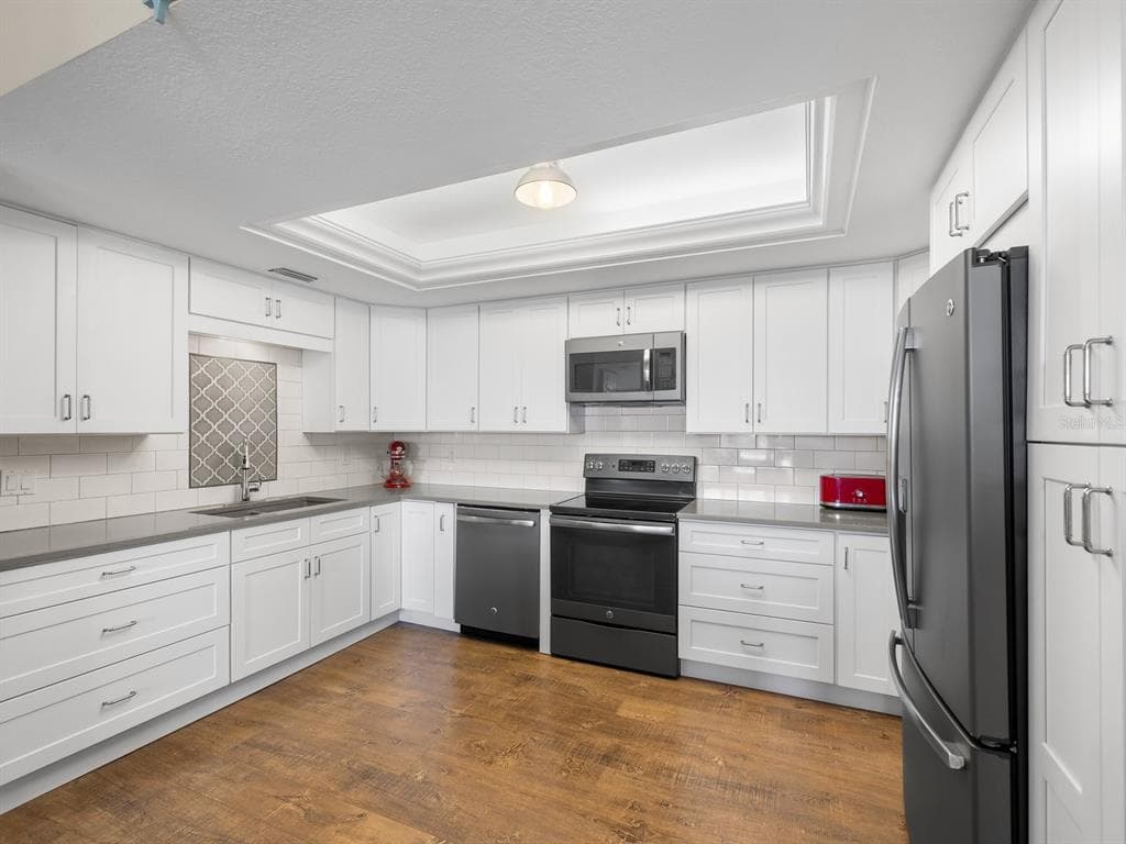 4 BELLEVIEW BOULEVARD 804 photo 7
