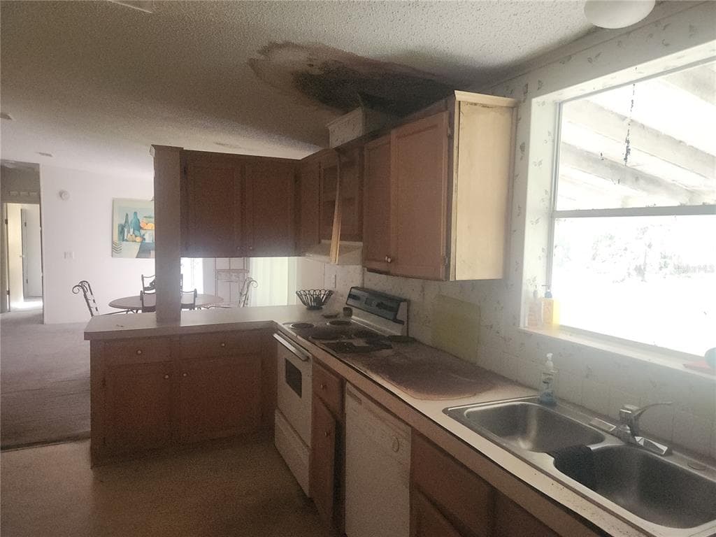 384 CRESCENT LAKE SHORE DRIVE photo 9