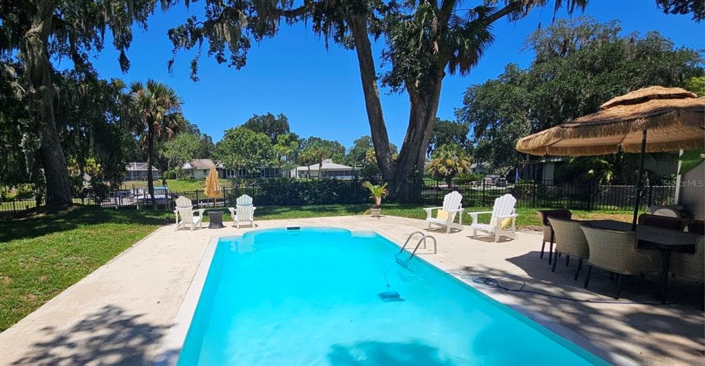 10 FANWOOD COURT 4