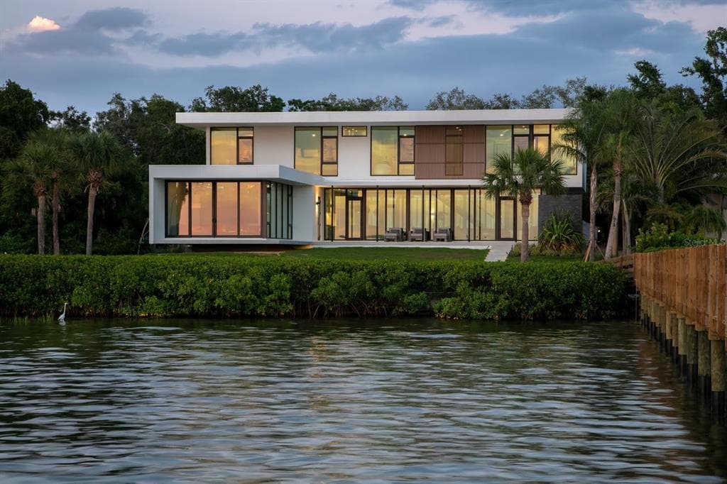 1500 BAYVIEW DRIVE 4
