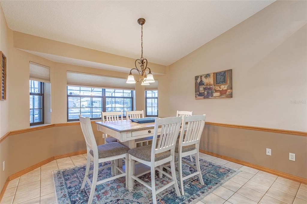 27 CHERRYTREE COURT photo 12