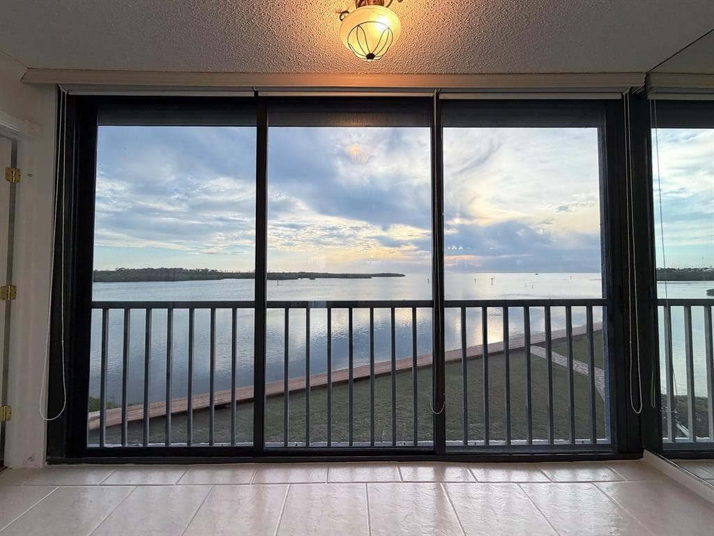 4620 BAY BOULEVARD #1122 3