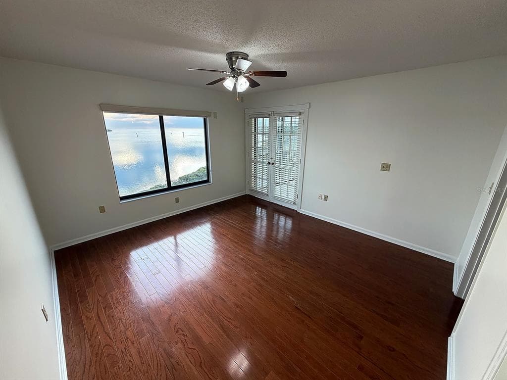 4620 BAY BOULEVARD #1122 5