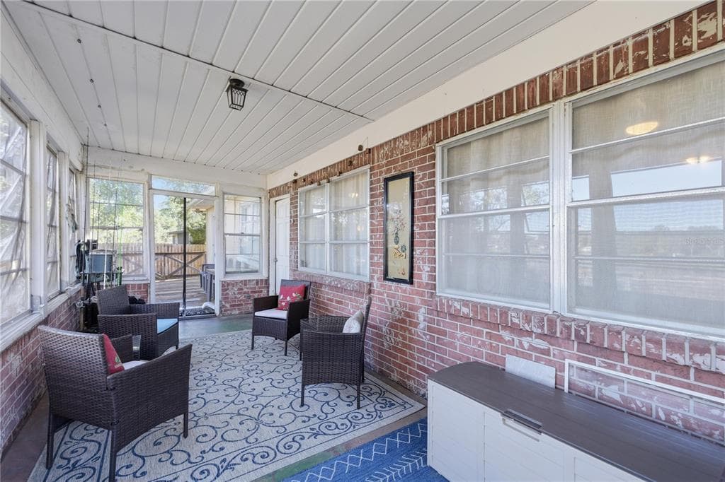 872 LAKE SHORE TERRACE photo 18