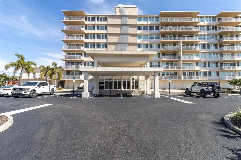 223 ISLAND WAY #4A 3