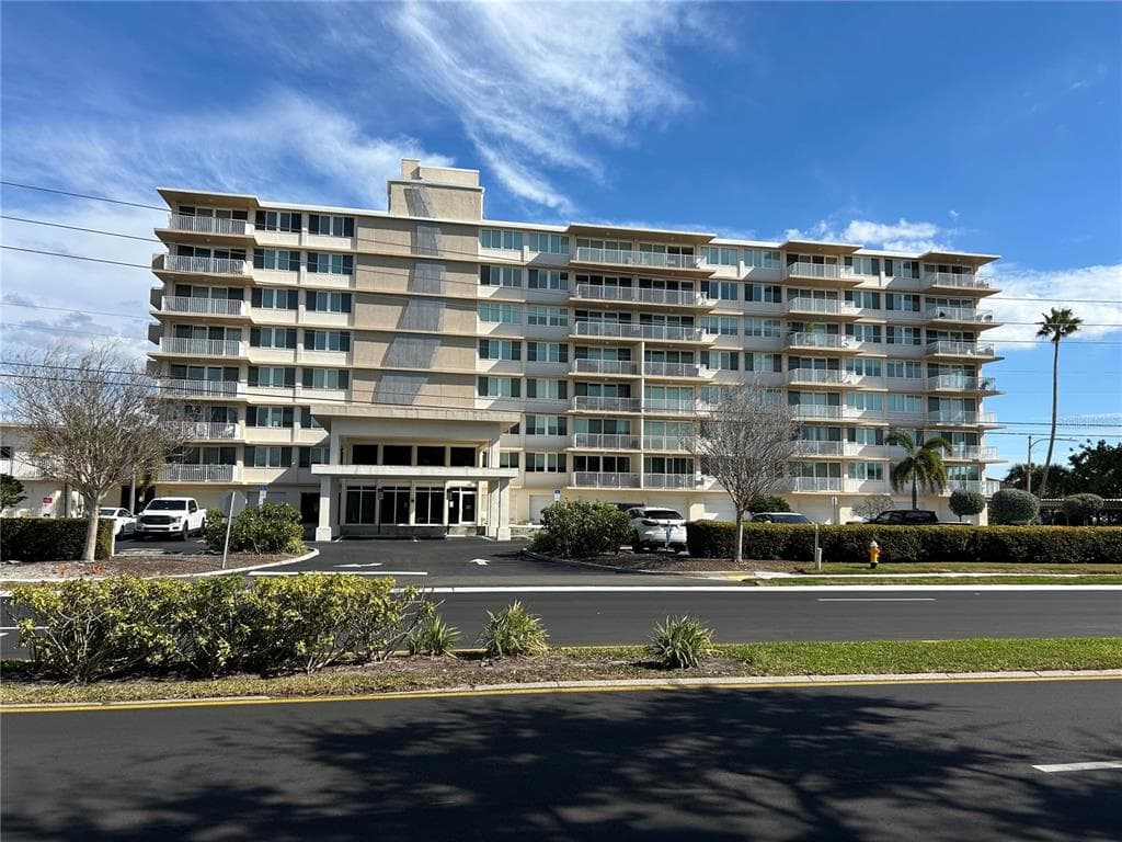 223 ISLAND WAY #4A 1