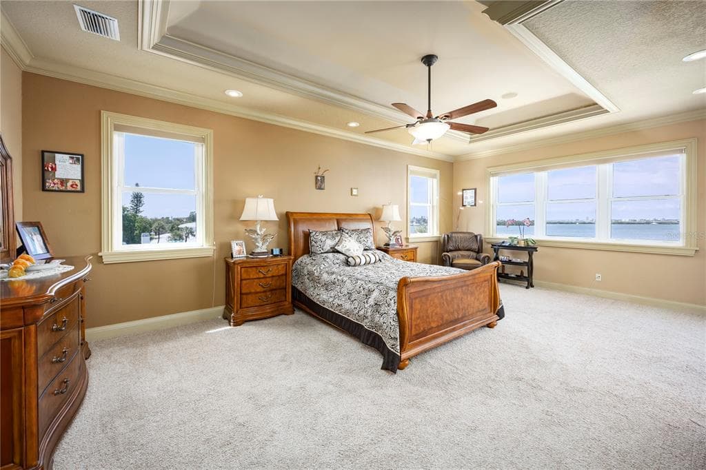 306 HARBOR DRIVE photo 17