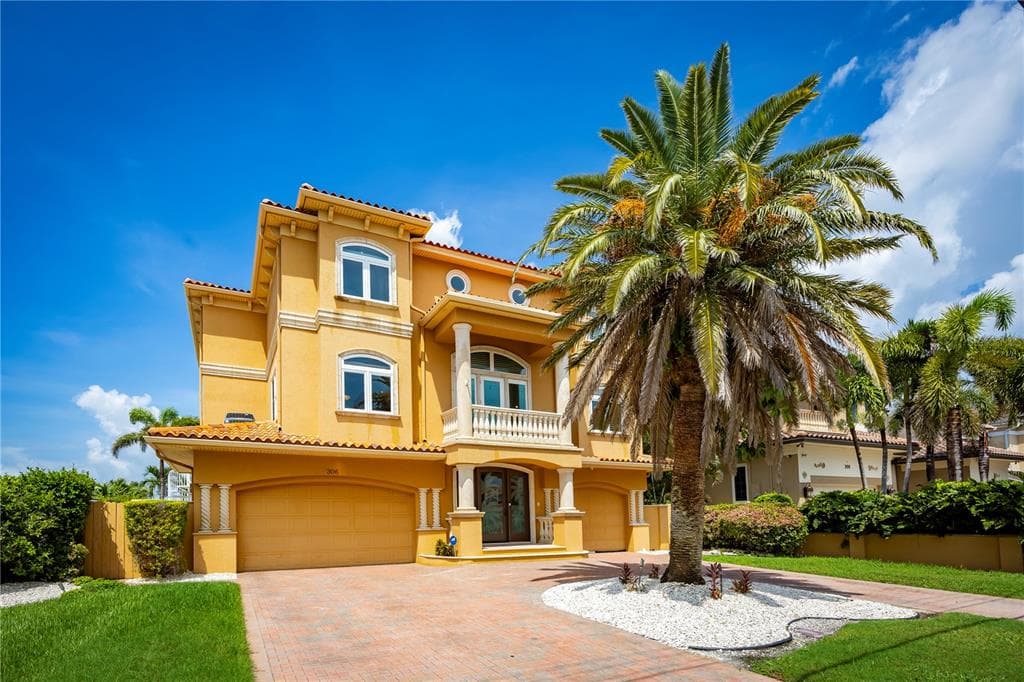 306 HARBOR DRIVE 4