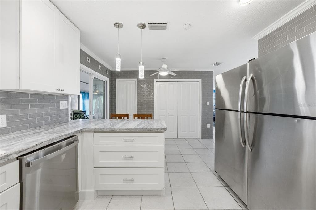 6424 BOATYARD DRIVE photo 11