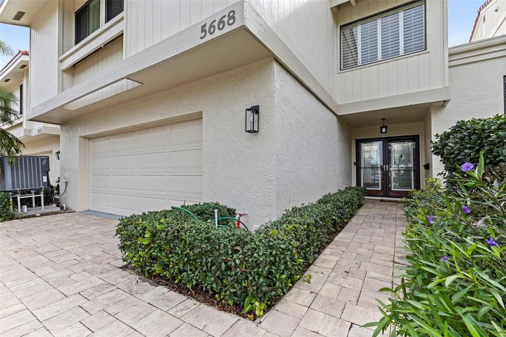 5668 ESCONDIDA BOULEVARD S 1