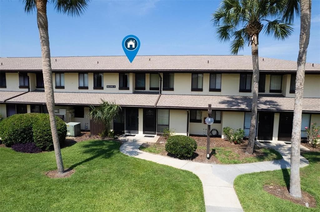 44 CLUB HOUSE DRIVE 105 photo 2