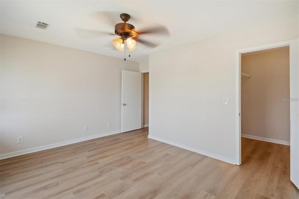44 CLUB HOUSE DRIVE 105 photo 21