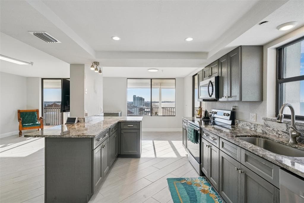 15316 GULF BOULEVARD 801 photo 16