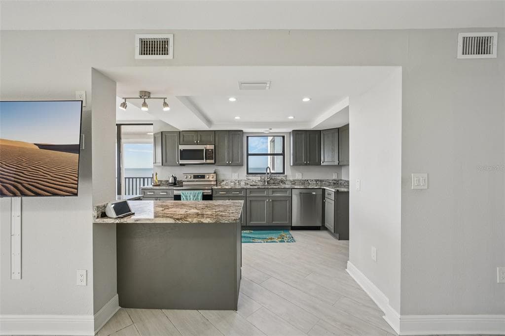 15316 GULF BOULEVARD 801 photo 11