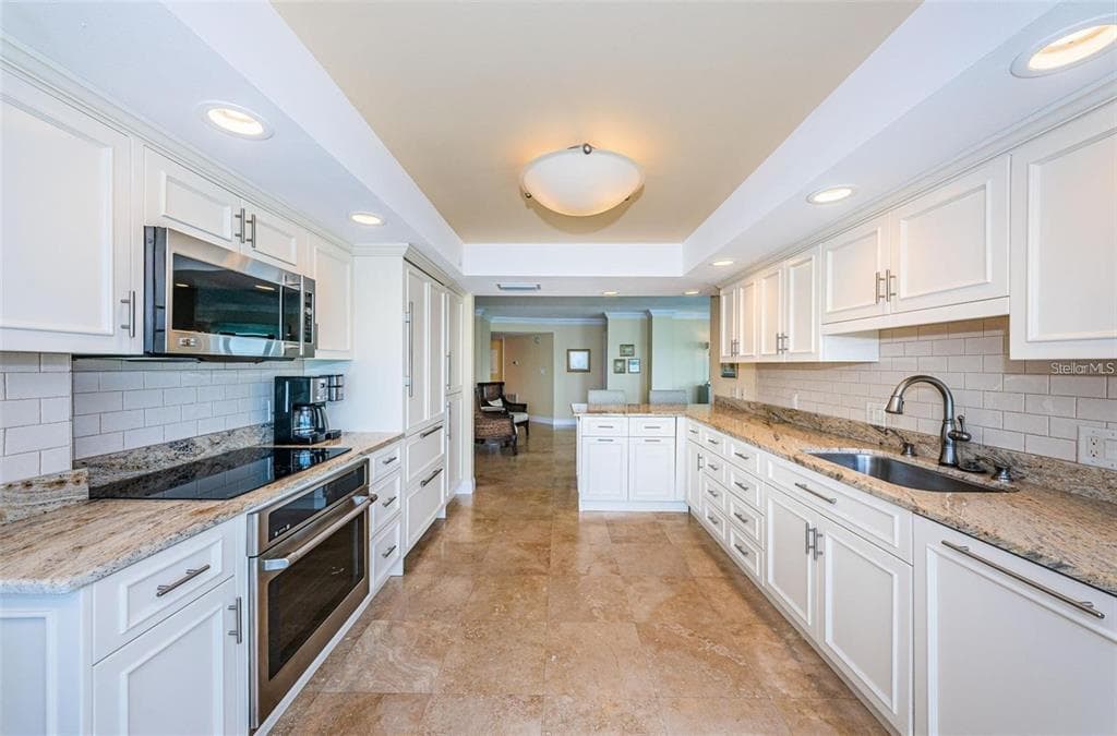 240 SAND KEY ESTATES DRIVE 222 photo 10