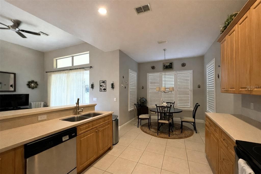 10127 TRIA DRIVE photo 13