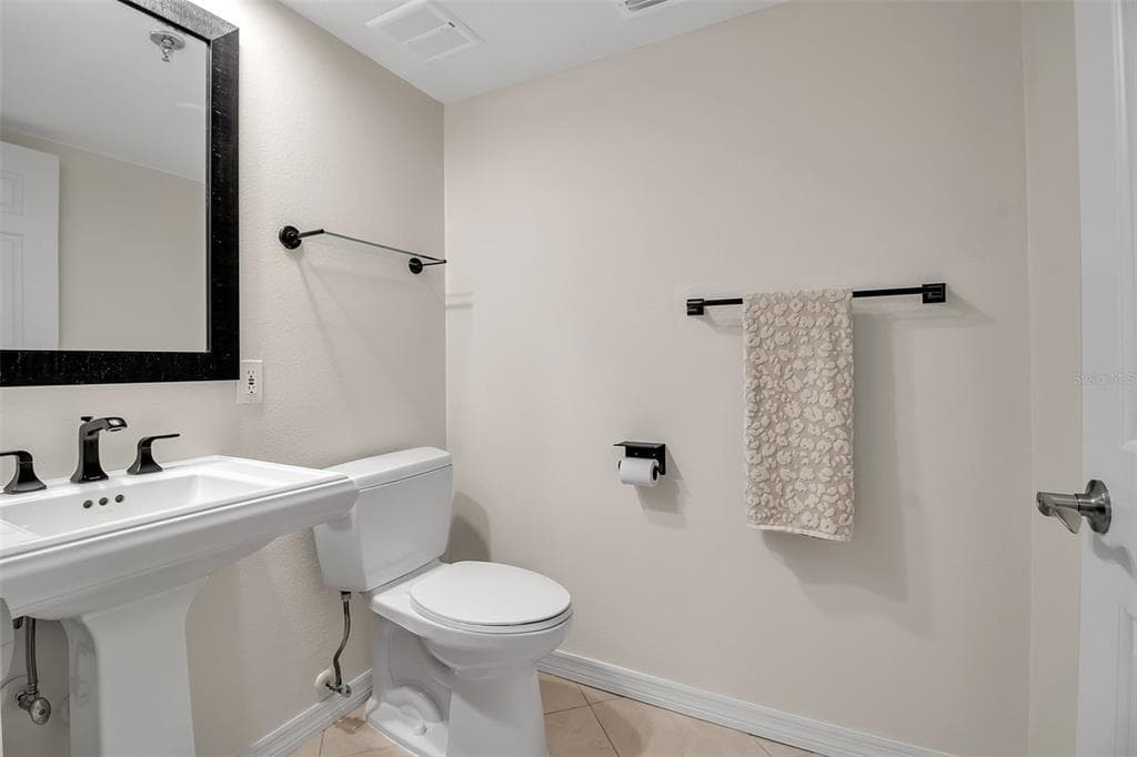 1485 GULF OF MEXICO DRIVE 303 photo 22