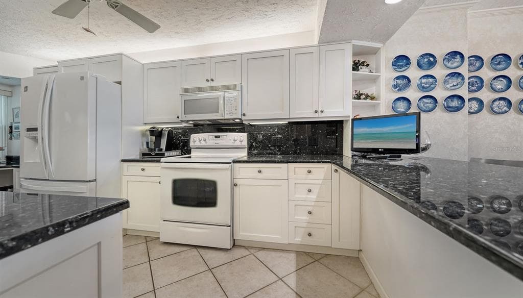 19 WHISPERING SANDS DRIVE 201 photo 9