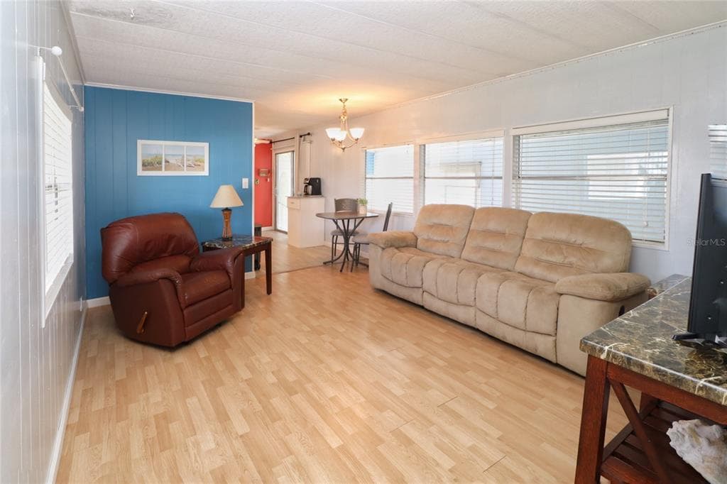 107 E SAINT JOHNS WAY 2