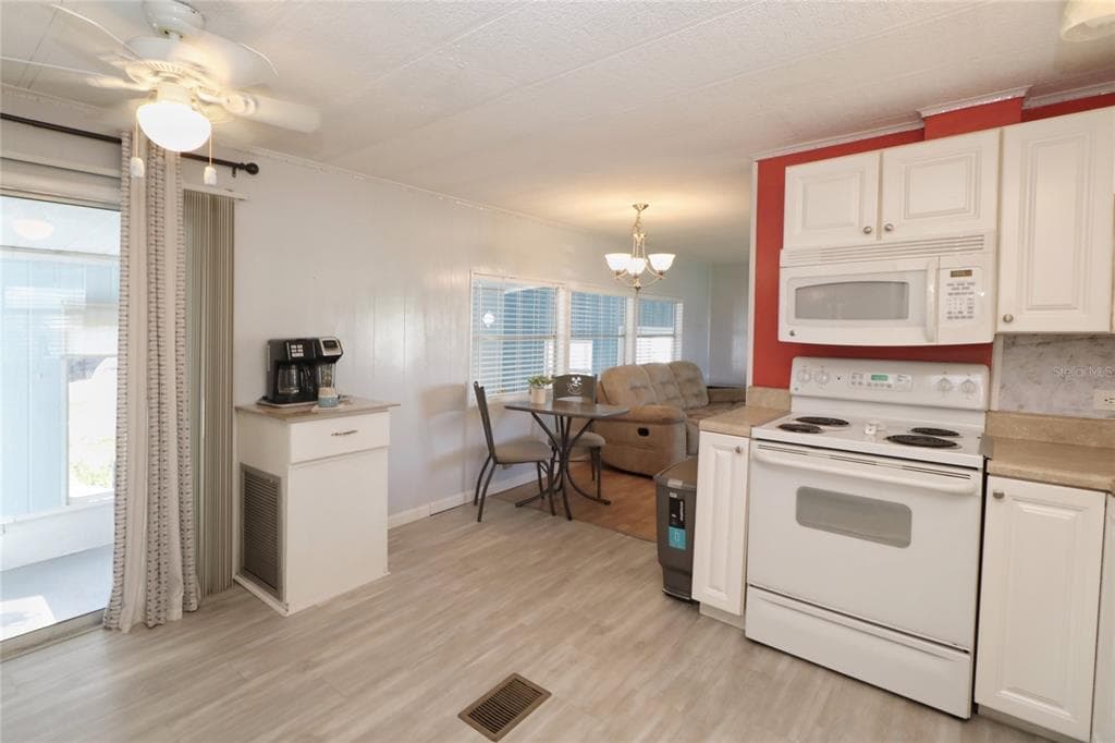 107 E SAINT JOHNS WAY 3