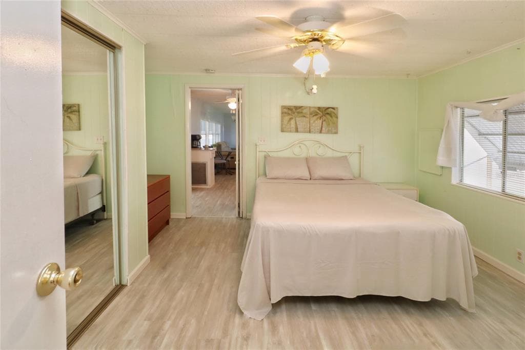 107 E SAINT JOHNS WAY 5