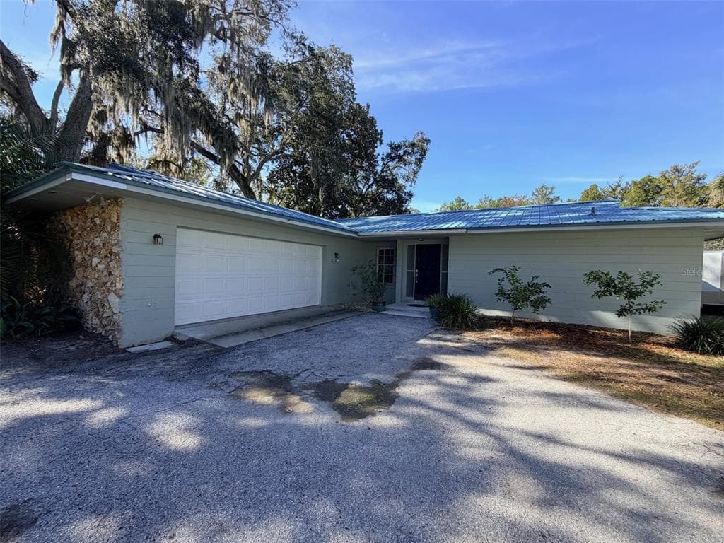 12 PALM DRIVE 1