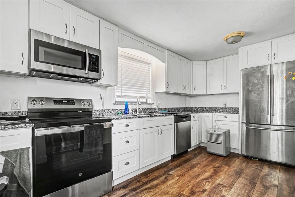 55316 CLAIRE STREET photo 7